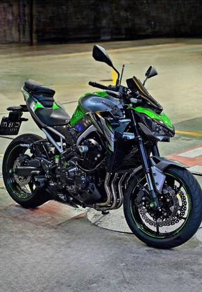 KAWASAKI Z900 KAWASAKI Z900